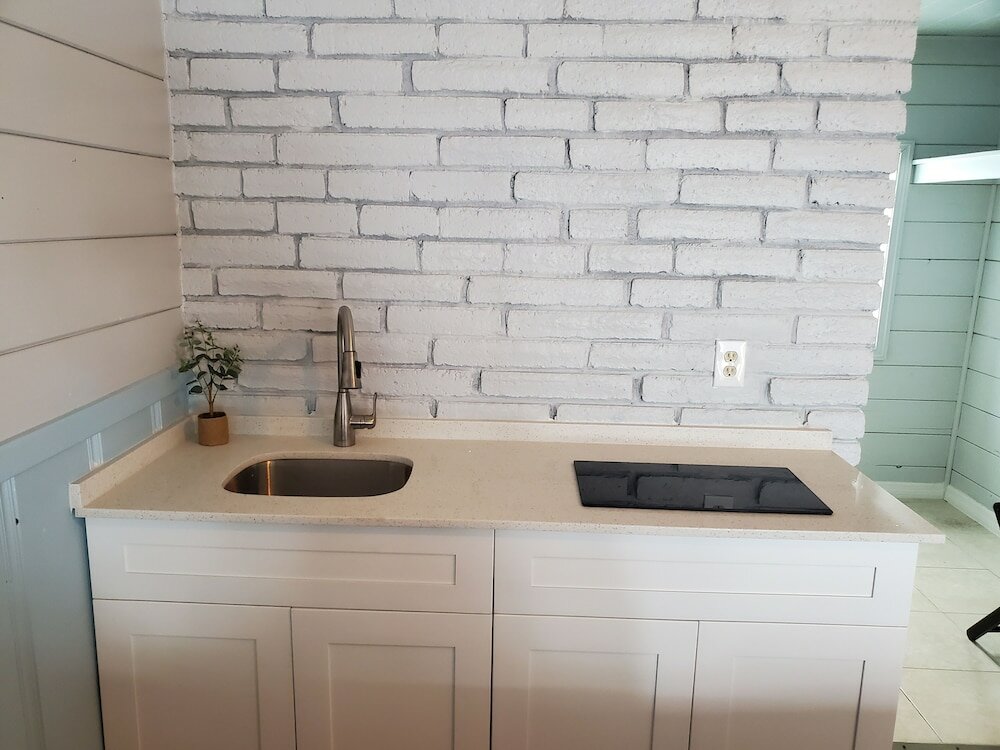 Фото Hollywood Gardens Inn & Suites