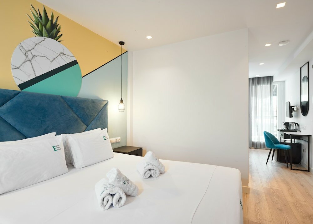 Фото Urban Elephant Suites