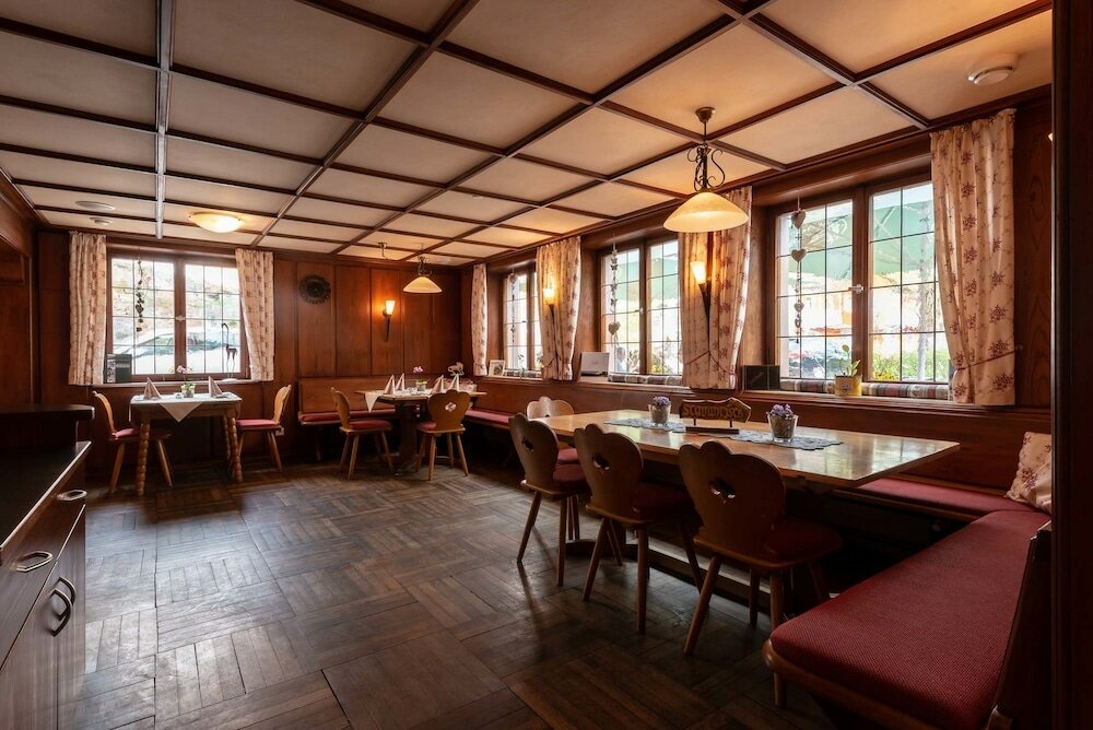 Фото Hotel Rössle Berneck