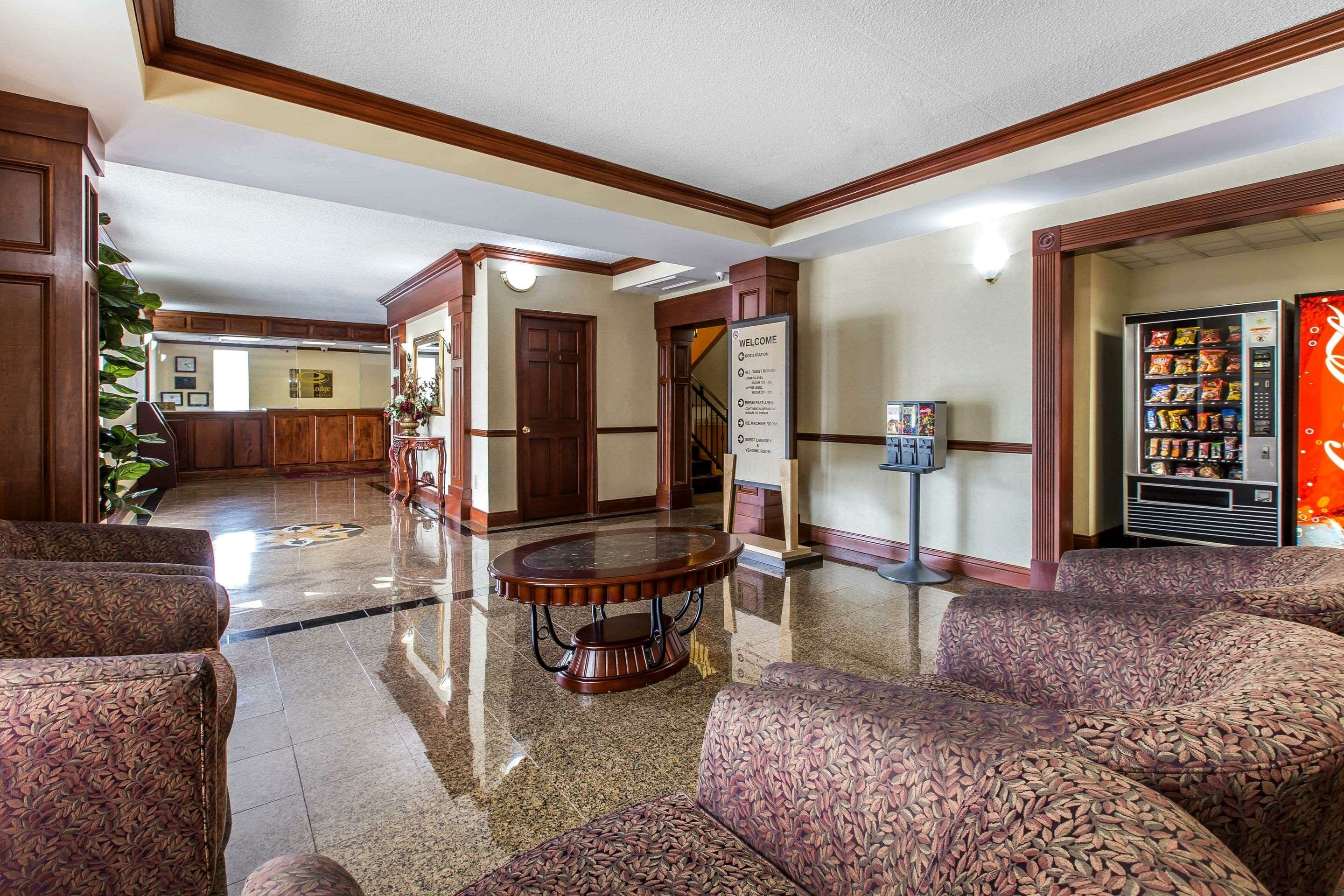 Фото Econo Lodge At Six Flags