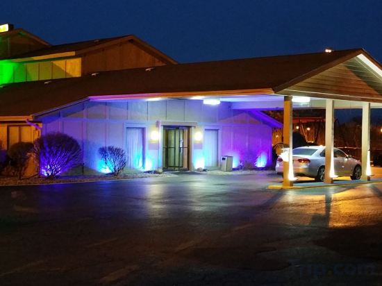 Фото Baymont by Wyndham Perrysburg