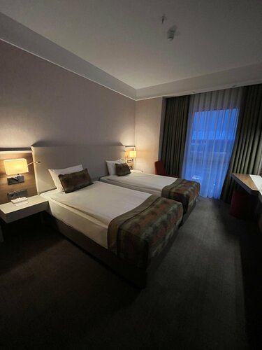 Гостиница Hm Commerce Hotel в Кечиорене