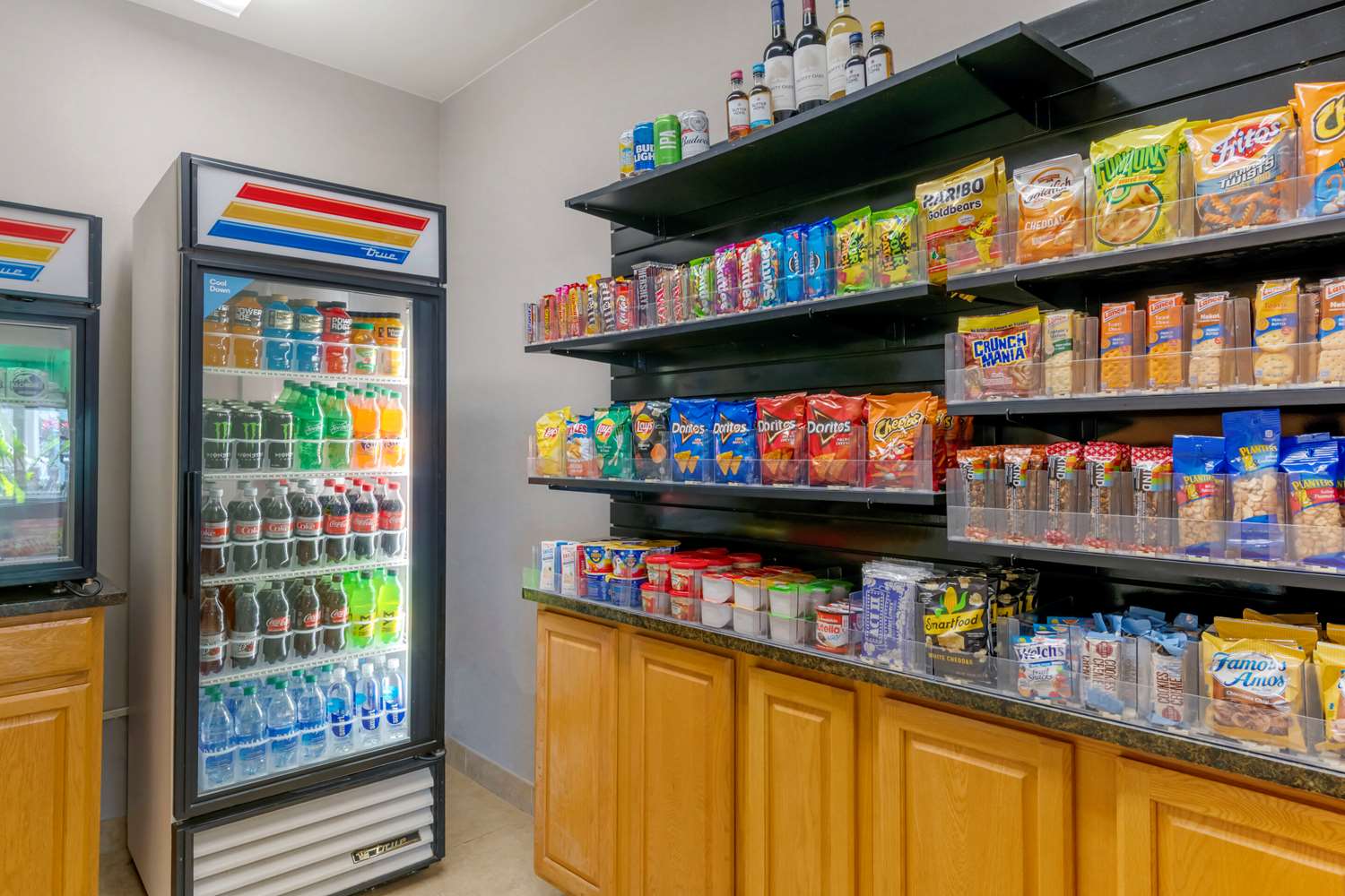 Фото Comfort Suites Near Universal Orlando Resort