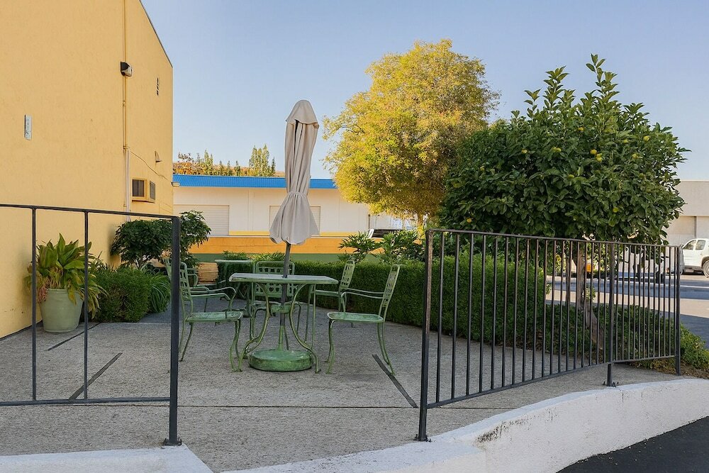 Фото Granada Inn