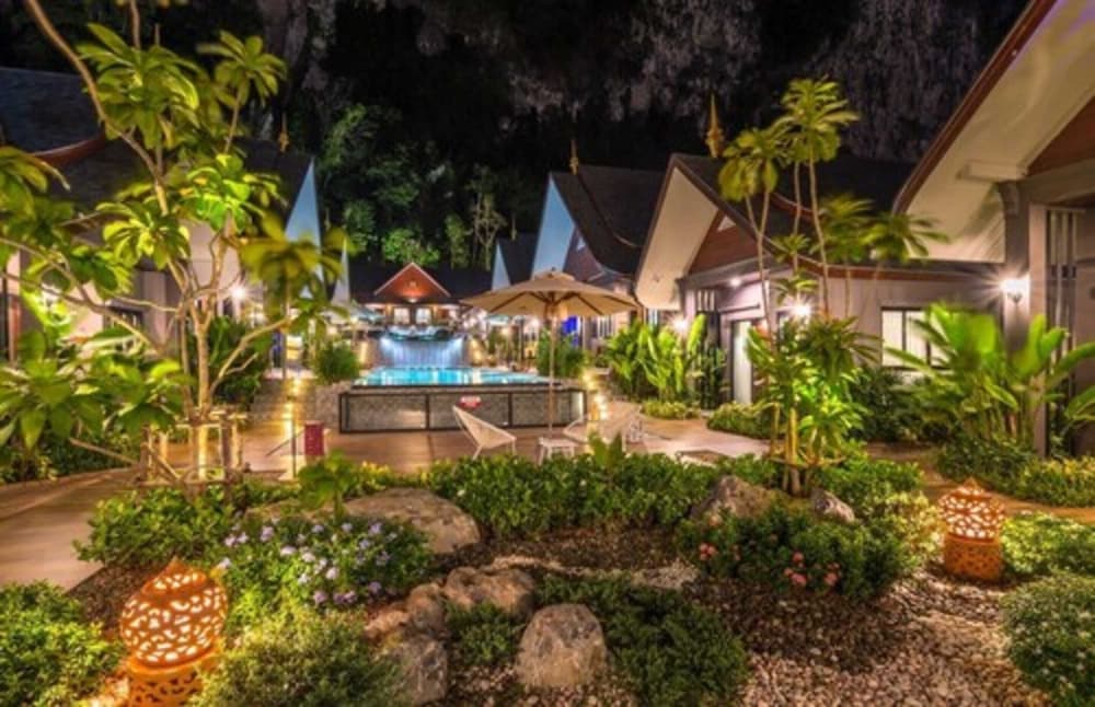 Фото Отель The Scene Cliff View Villas