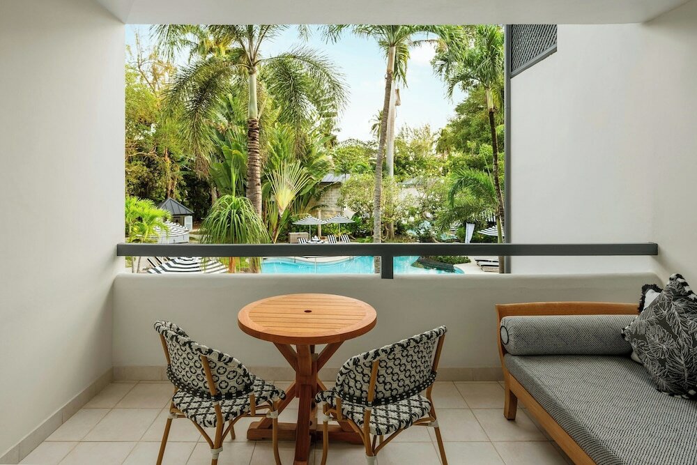 Фото Colony Club by Elegant Hotels