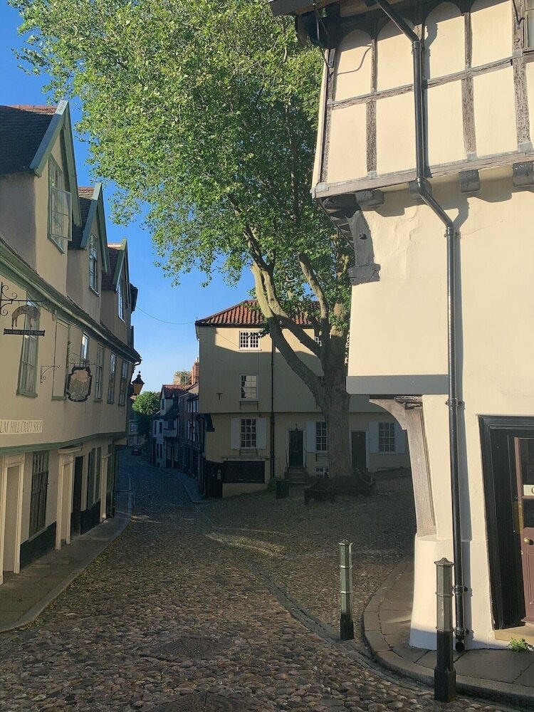 Фото The Maids Head Hotel