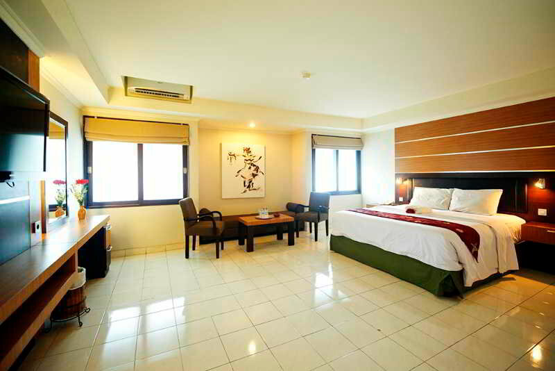 Фото Urbanview Hotel Taman Suci Denpasar Bali