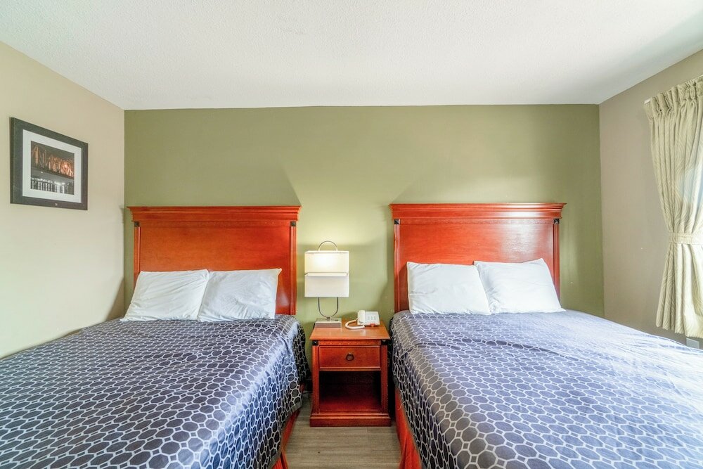 Фото Deluxe Inn & Suites By OYO Miami OK