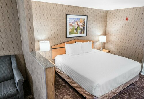 Гостиница Crystal Inn Hotel & Suites West Valley City в Вест-Велли-Сити