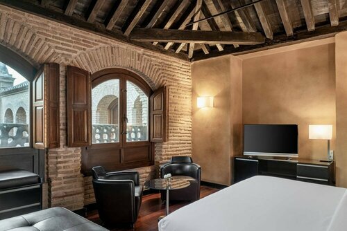 Внешний вид отеля Hotel Palacio de Santa Paula, Autograph Collection в Гранаде, фото 3