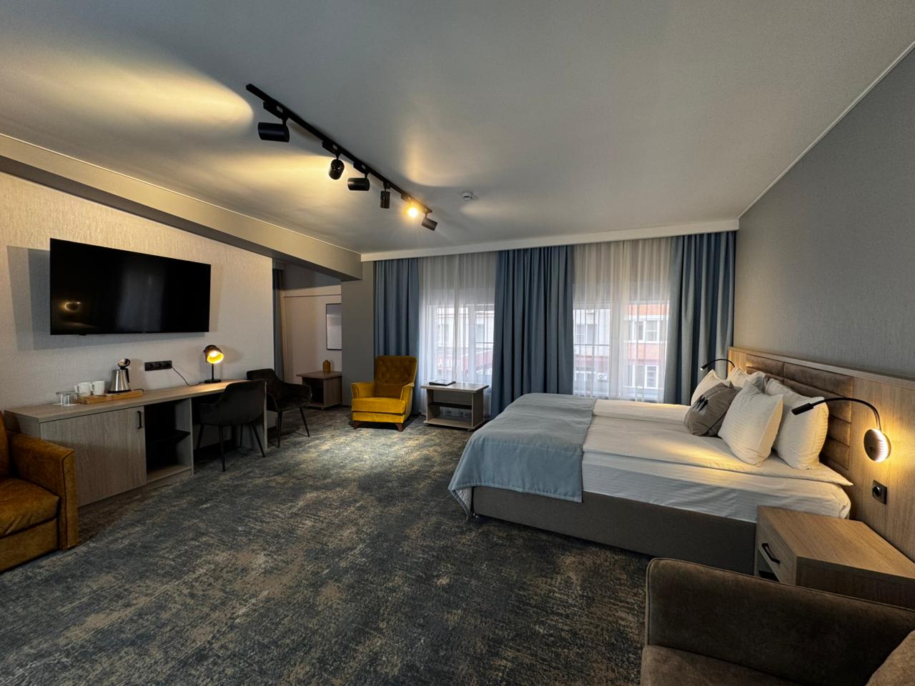 Фото Петровский