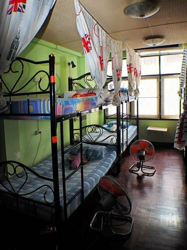 Mad Cow Hostel Silom