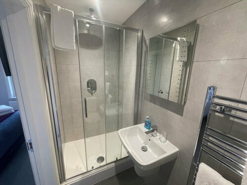 Гостиница Arlan House Hotel в Бейзингстоке