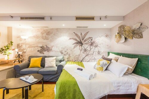 Summer Flower Apartment