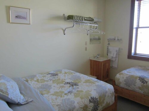 Гостиница 5th Avenue Bed & Breakfast в Доусоне