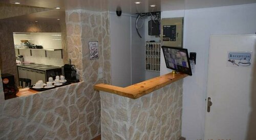 Гостиница Hotel Lyonnais в Ницце