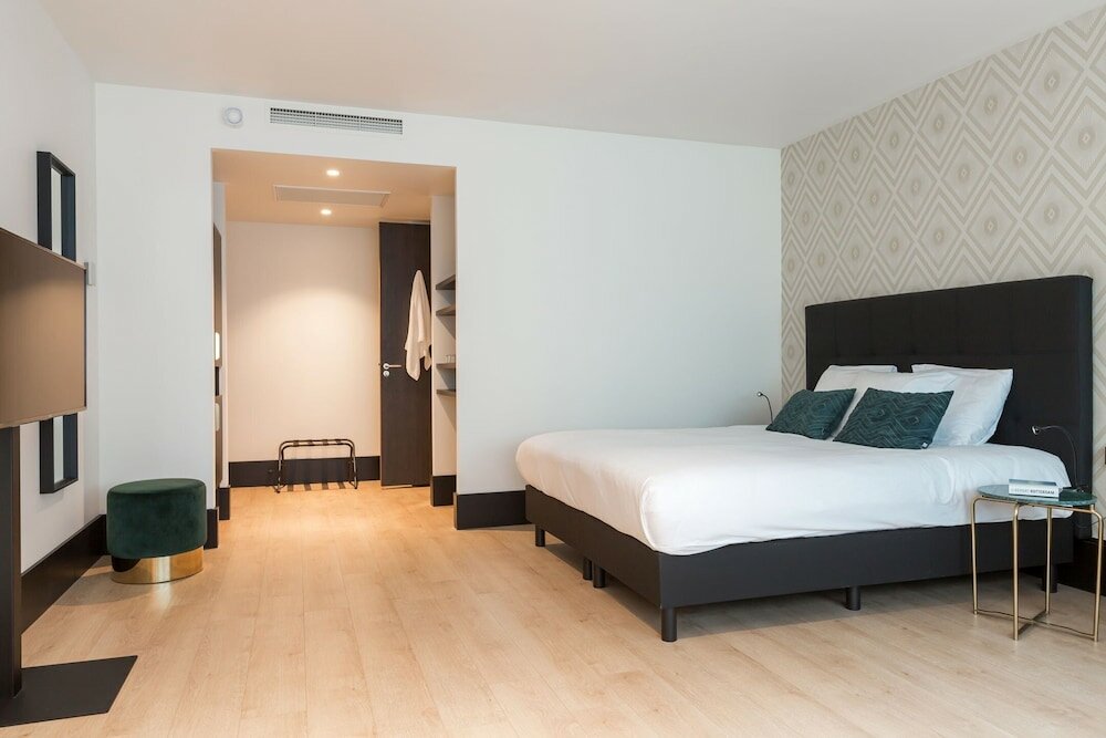 Фото The James Hotel Rotterdam