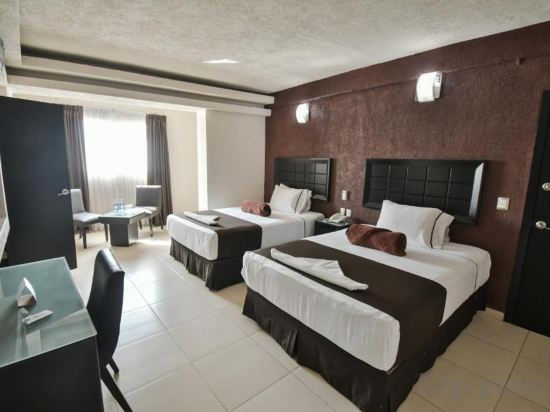 Фото Hotel Portonovo Plaza Centro