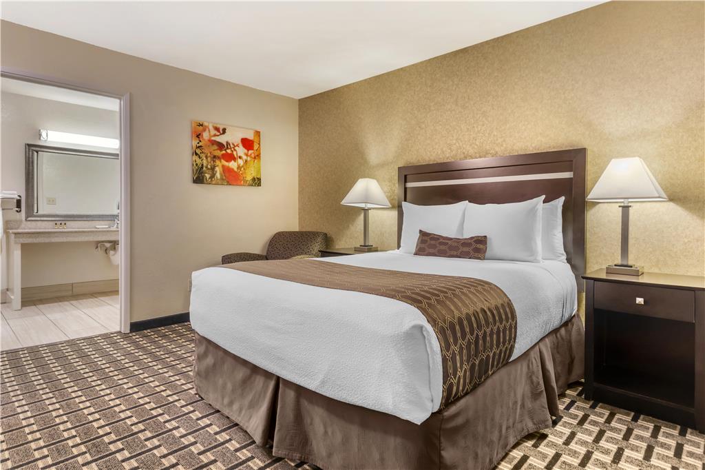 Фото Best Western Plus Pleasanton Inn