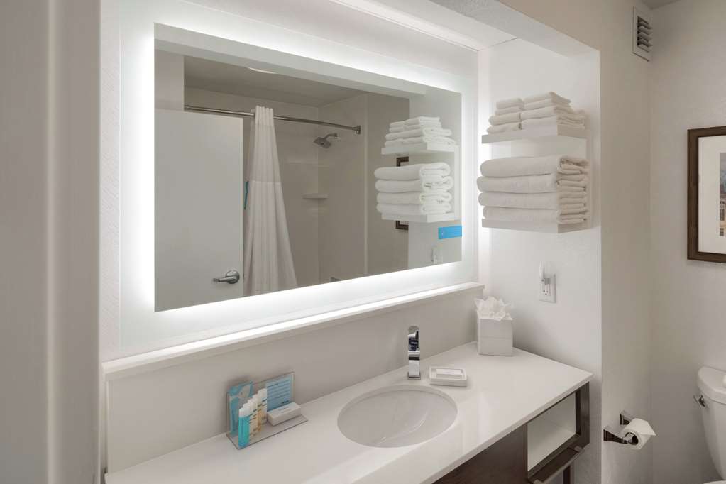 Фото Hampton Inn Louisville - Northeast