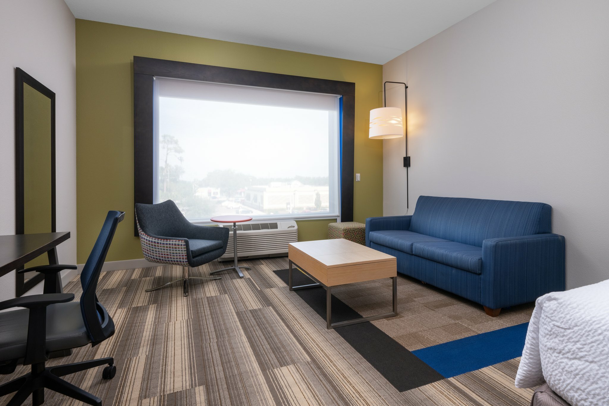 Фото Holiday Inn Express & Suites Lakeland South, an Ihg Hotel