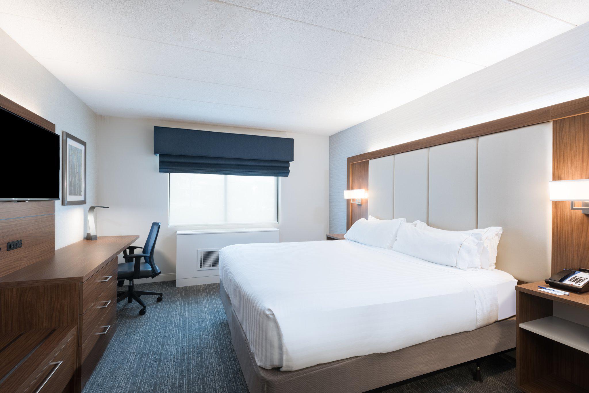 Фото Holiday Inn Express Boston - Waltham, an Ihg Hotel
