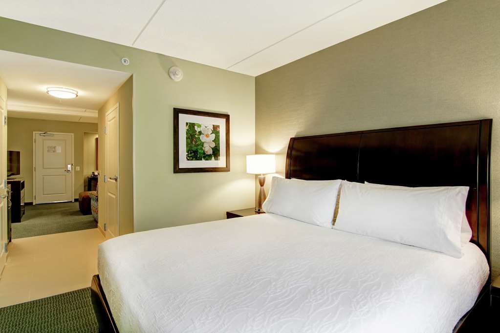 Фото Hilton Garden Inn Woodbridge