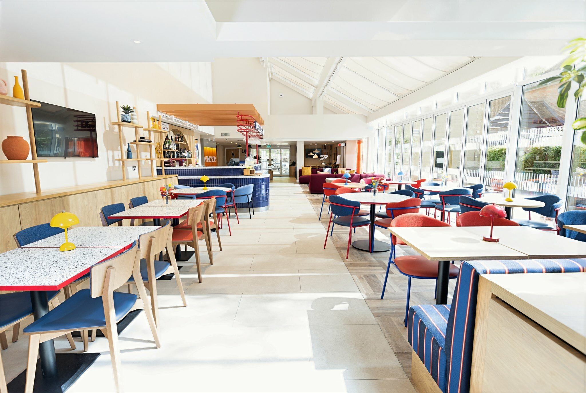 Фото Holiday Inn Express Windsor, an Ihg Hotel