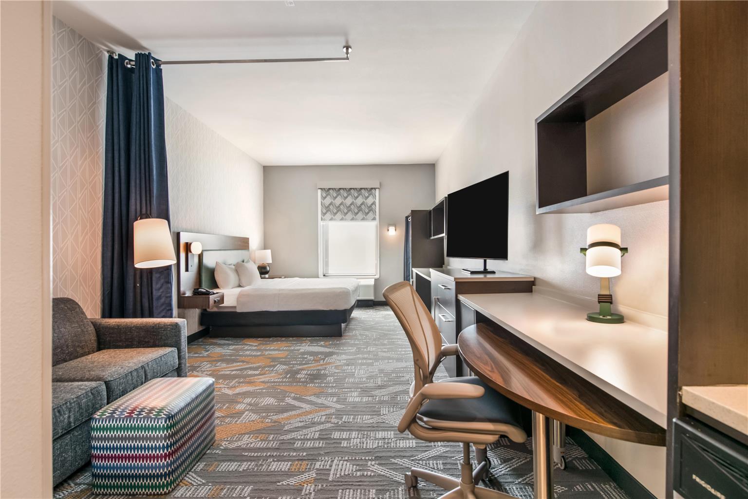 Фото Home2 Suites by Hilton Pensacola I-10 at North Davis Hwy