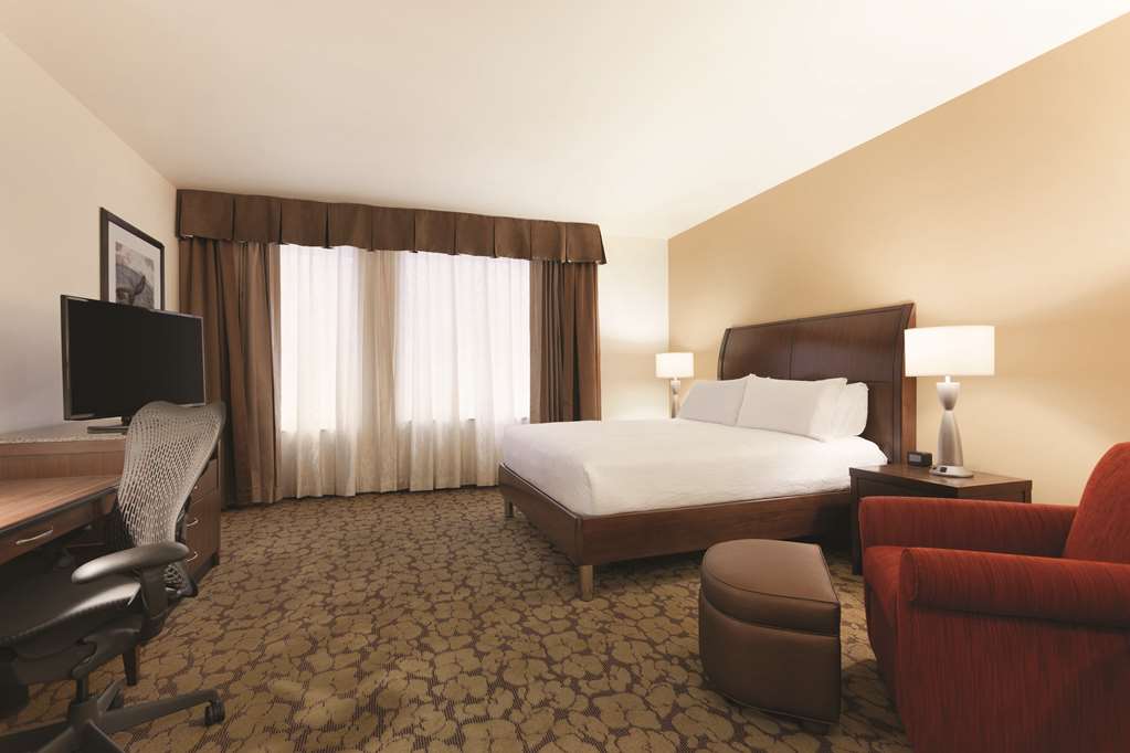 Фото Hilton Garden Inn Rochester Downtown