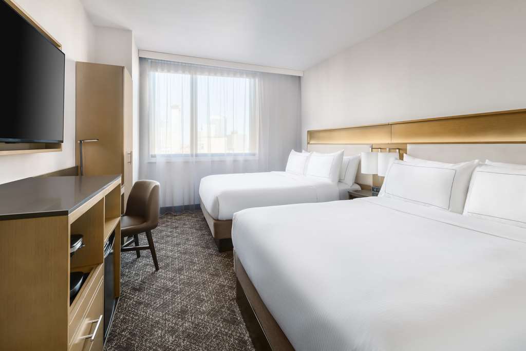 Фото Doubletree by Hilton New York Times Square South