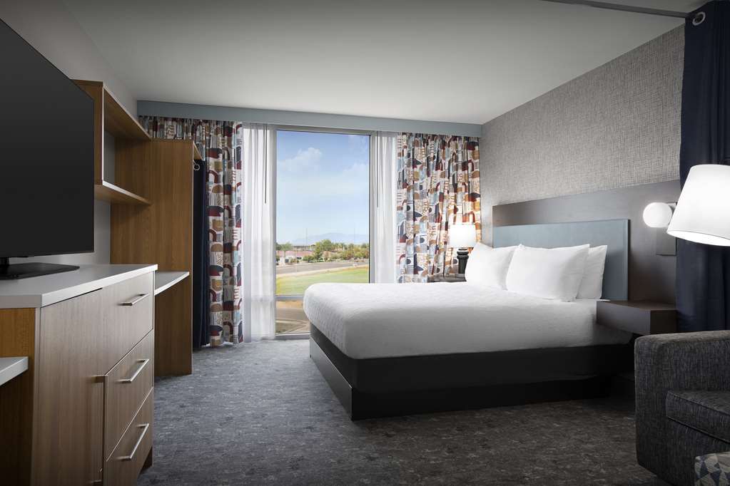 Фото Home2 Suites by Hilton Phoenix Chandler