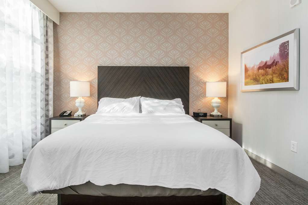 Фото Embassy Suites Louisville Downtown