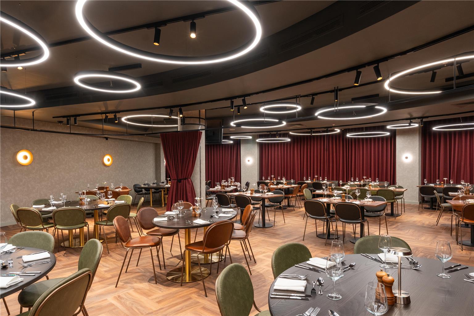 Фото Radisson RED London Twickenham