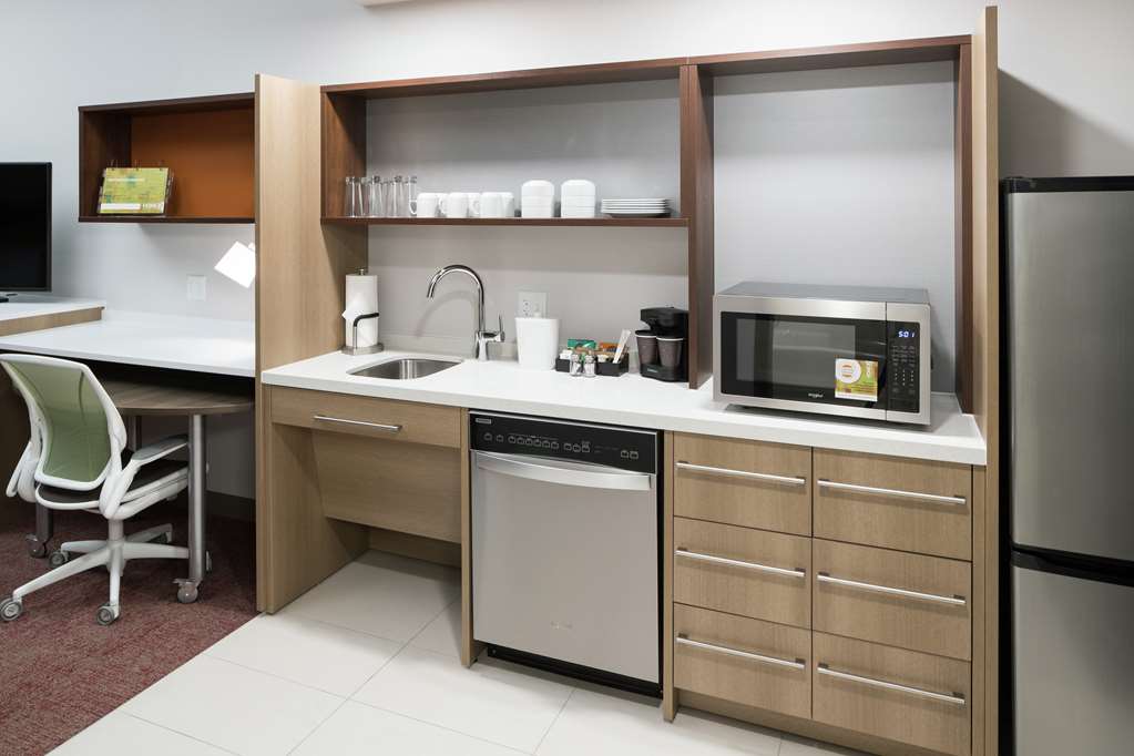 Фото Home2 Suites by Hilton Orlando Airport