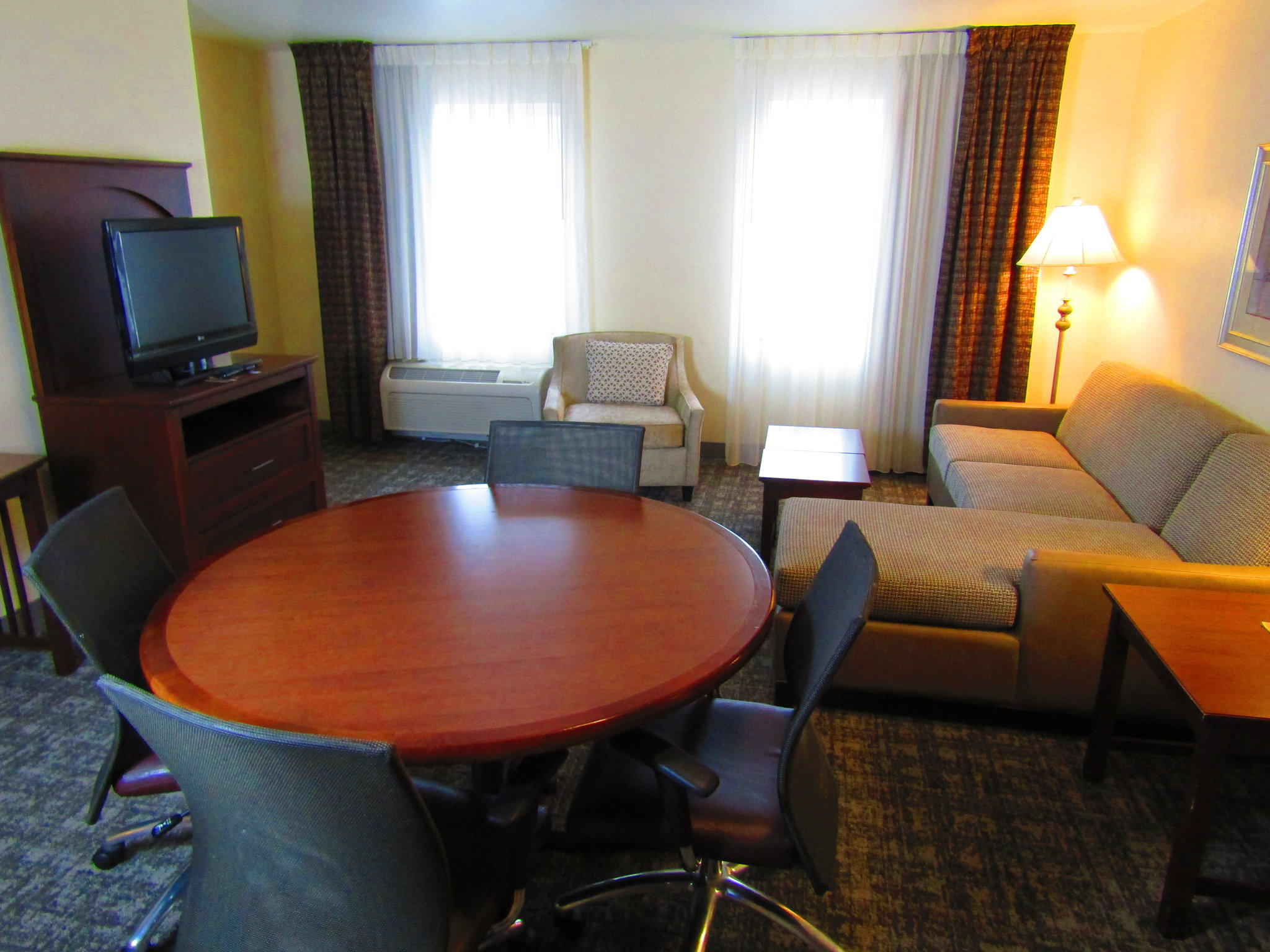 Фото Staybridge Suites Rochester University, an Ihg Hotel