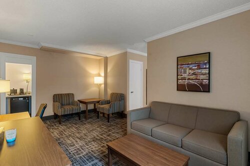 Гостиница Best Western Ville Marie Montreal Hotel & Suites в Монреале