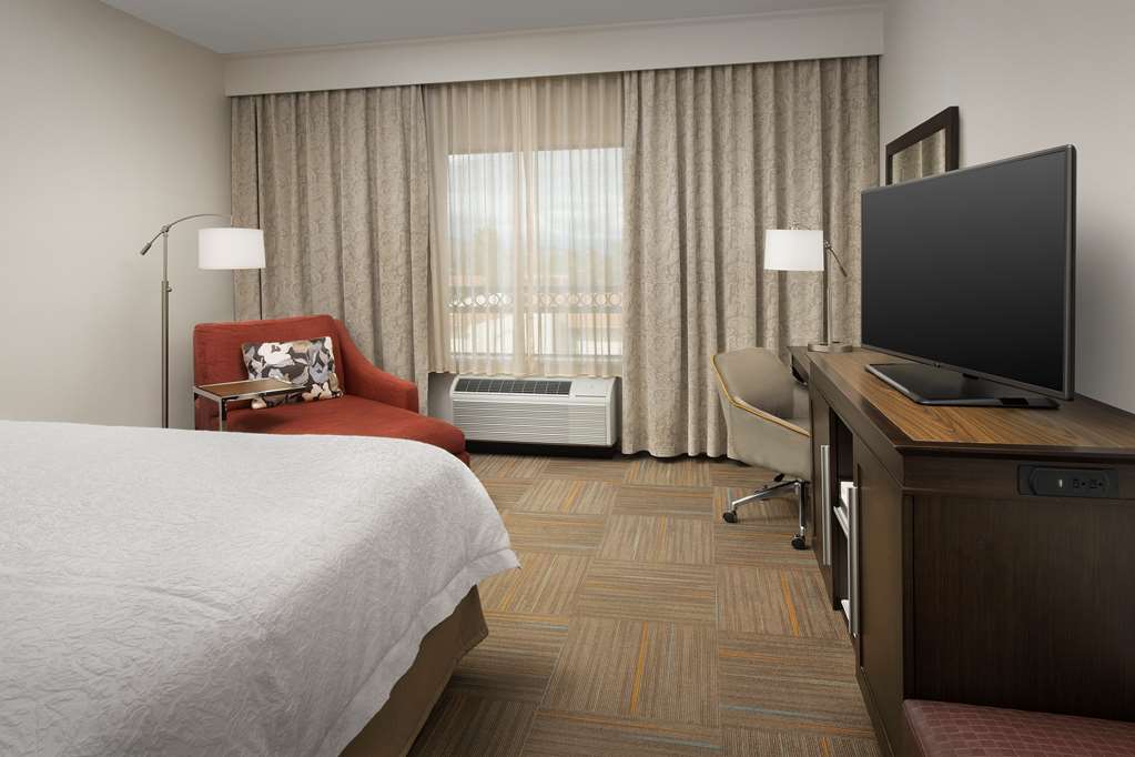 Фото Hampton Inn & Suites Phoenix Tempe