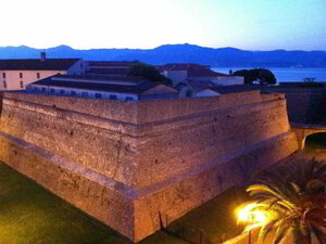 Гостиница Hotel San Carlu Citadelle