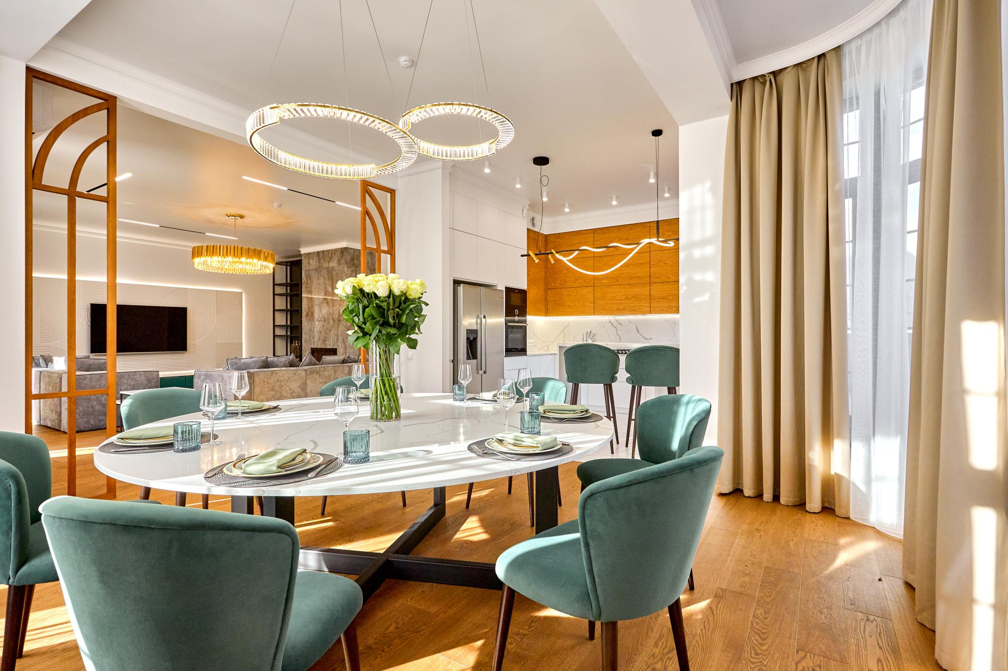 Фото Монополь