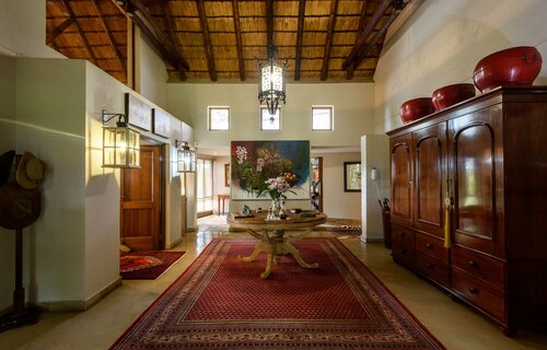Гостиница Khaya Ndlovu Manor House