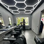 Стрижка и точка (Novo-Vokzalnaya Street, 217) ، صالون حلاقة