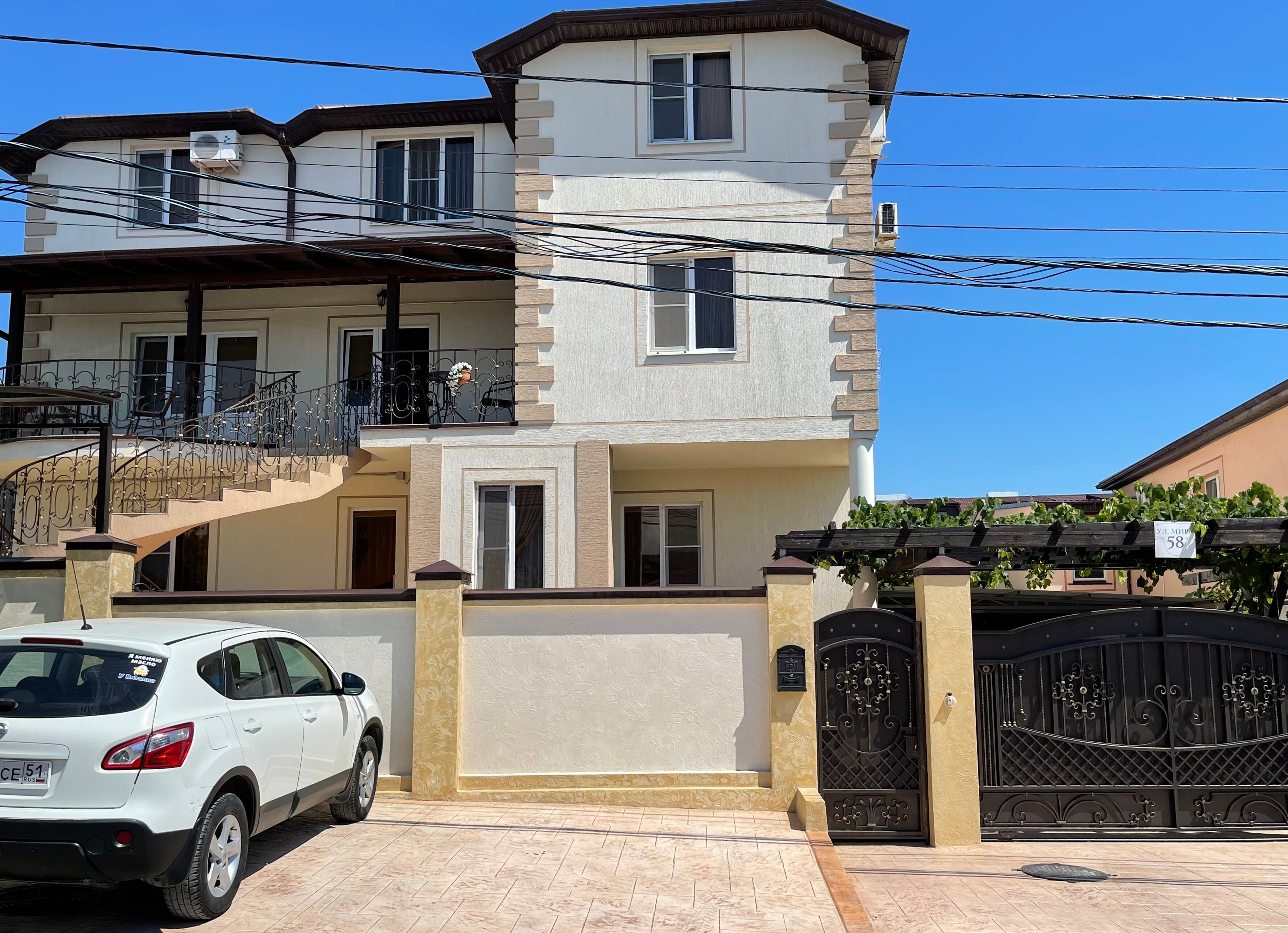 Фото Селена