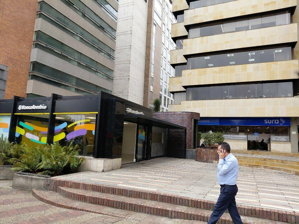 Convenience store Edificio Suramericana, Bogota, photo