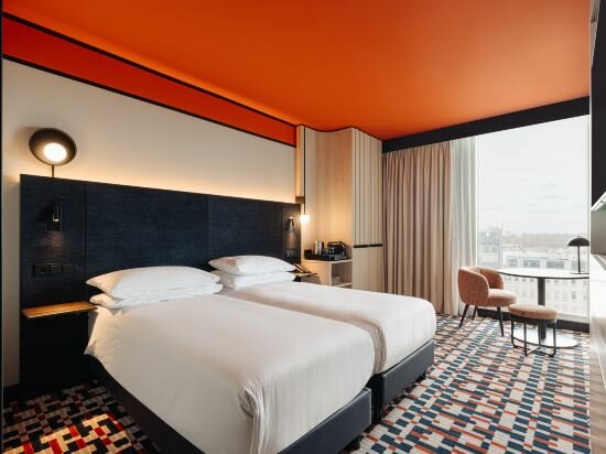 Фото DoubleTree by Hilton Amsterdam Centraal Station