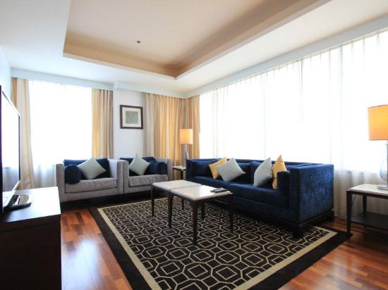 Фото The Duchess Hotel and Residences