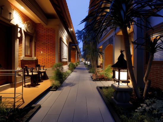 Фото Adi Dharma Hotel Legian