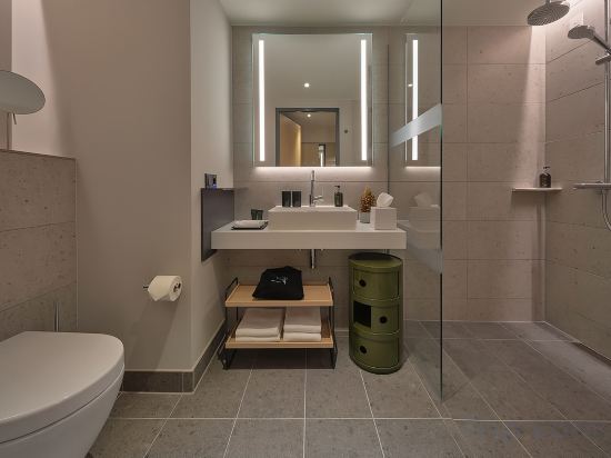 Фото Adina Apartment Hotel Dusseldorf