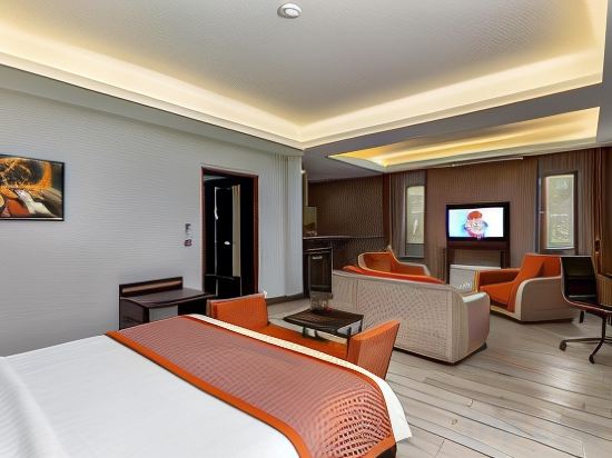 Фото Отель The Athena